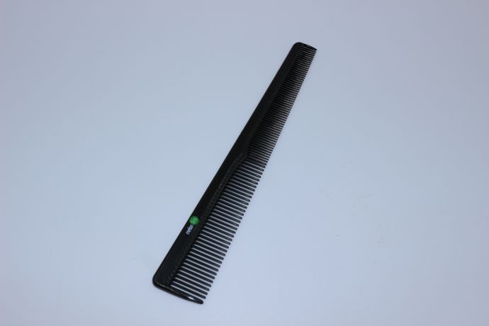 Расческа АБС-пластик для мужской стрижки 180 мм apт.BLACK-005