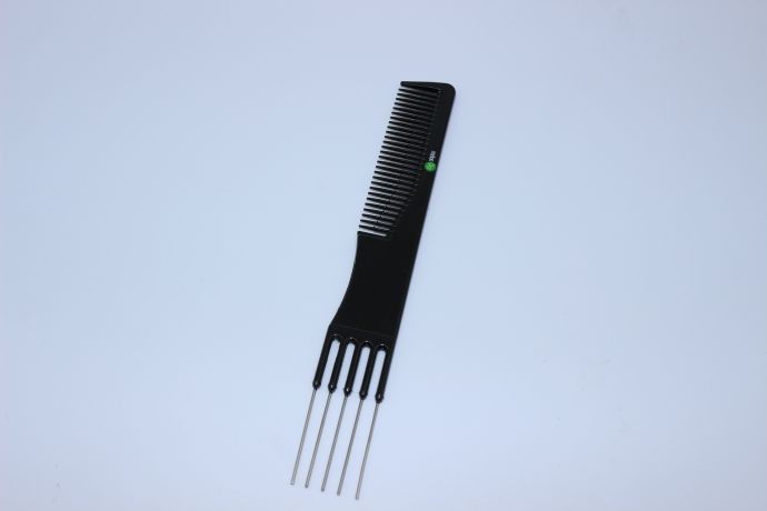 Расческа АБС-пластик для начеса с металлическими зубцами 190 мм арт.BLACK-016