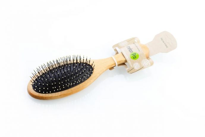 Щетка массажная деревянная с пластиковыми зубцами Melon Pro