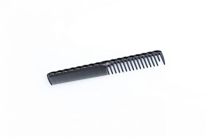 Расческа карбон комбинированная мелкий/крупный зуб 185*29мм, арт.CFC09839